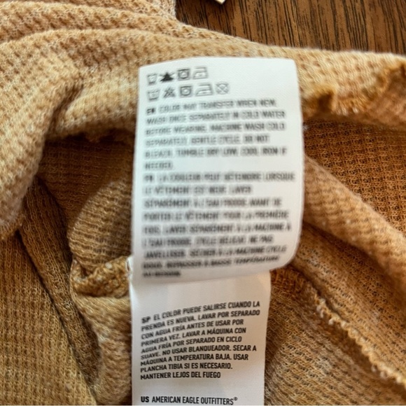 American Eagle Waffle Crop NYC New York City Tan Stretch Baby Tee Size M - Picture 12 of 12